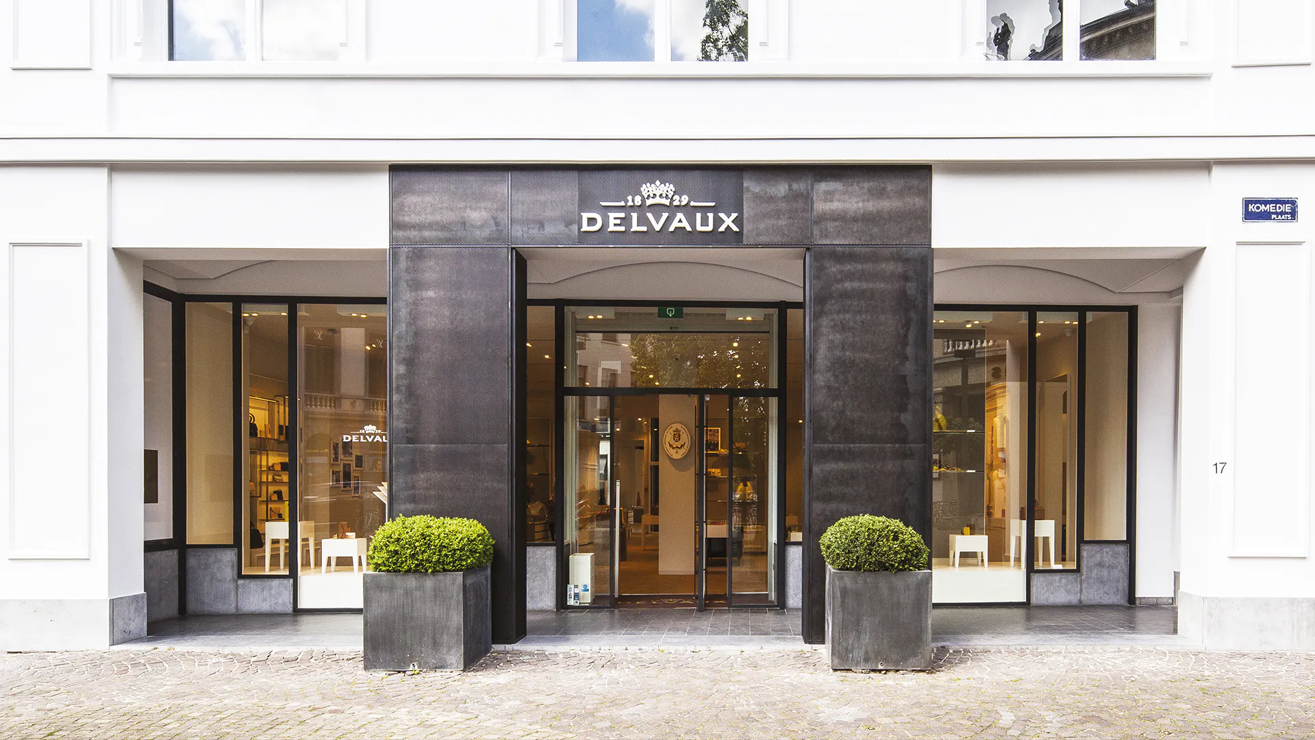 Delvaux Belgium Boutique - Galerie de la Reine