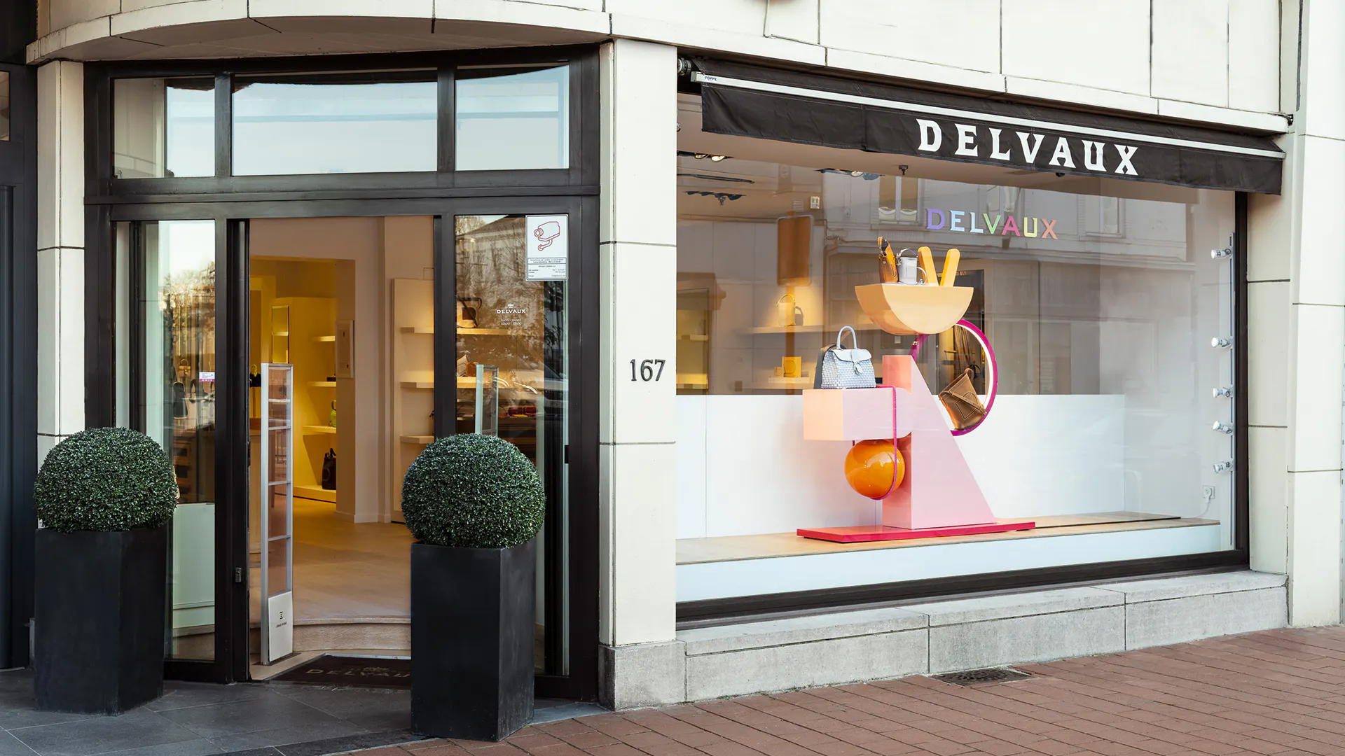 Delvaux Belgium Boutique - Galerie de la Reine