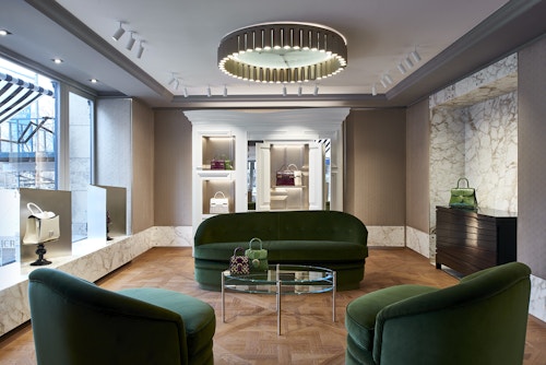 Discover the interior of our boutique on 5th Avenue in New York City