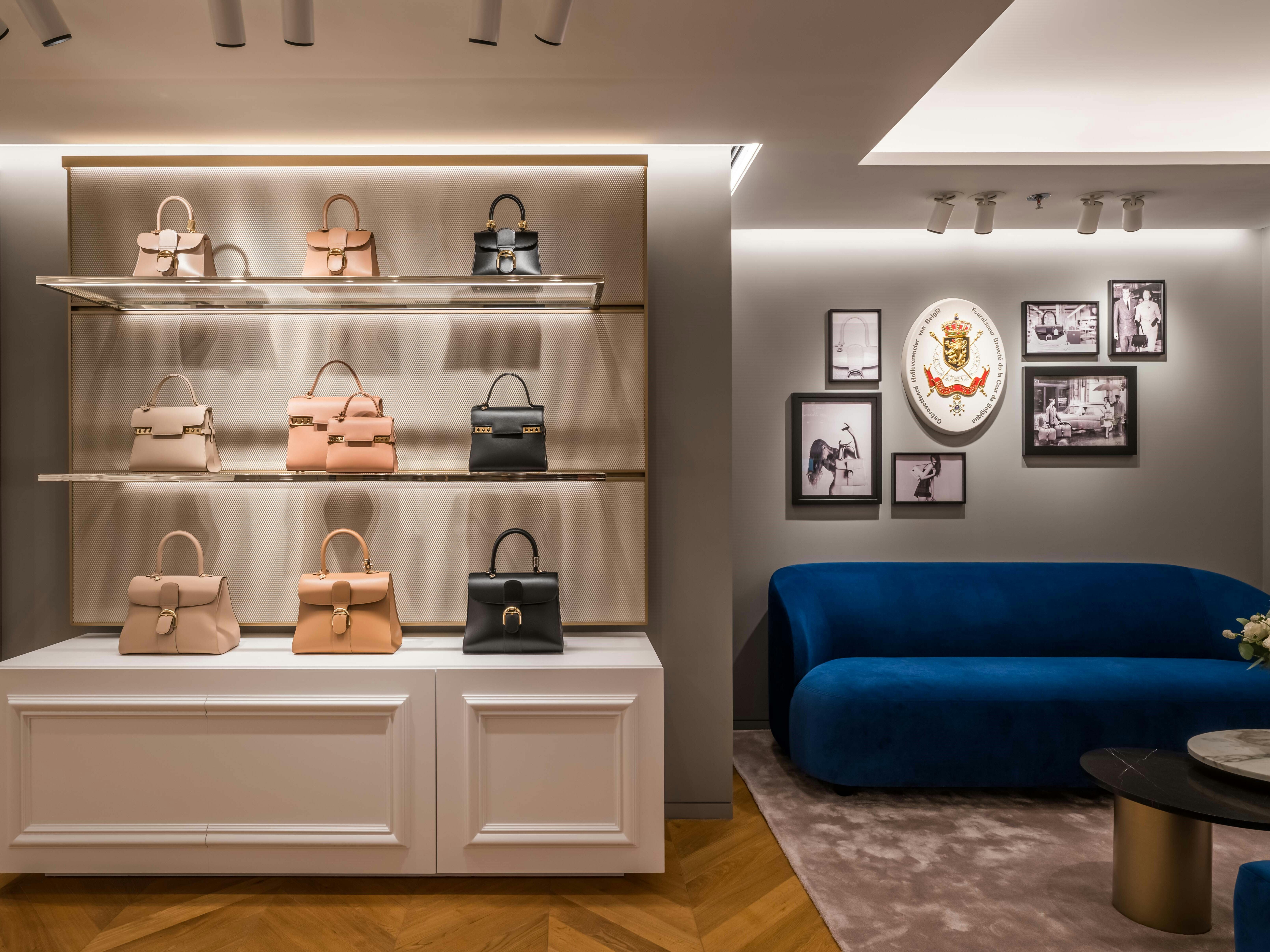 直営店▲DELVAUX▲タンペートストームシティ DELVAUX】タンペート シティ スモール （男女兼用） (DELVAUX