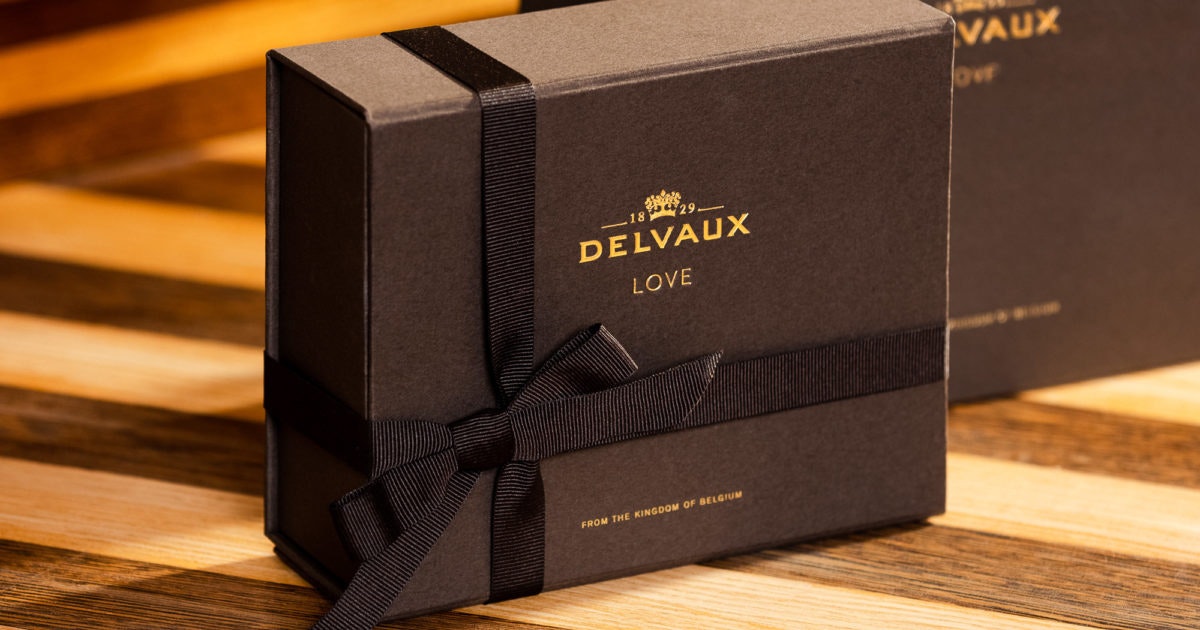 Delvaux - Love is in the details. This Valentine's Day