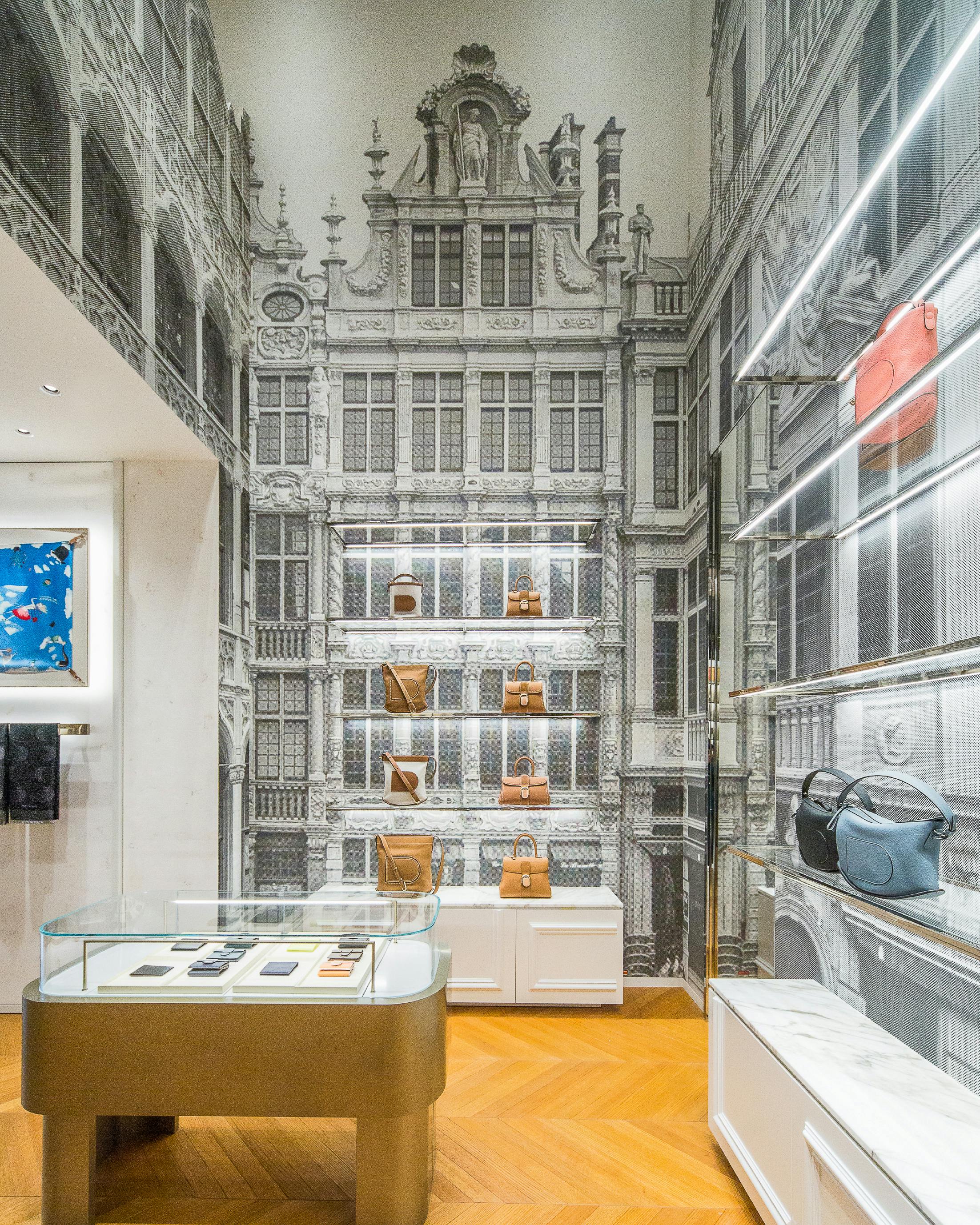 デルヴォーが表参道ヒルズにブティックをオープン