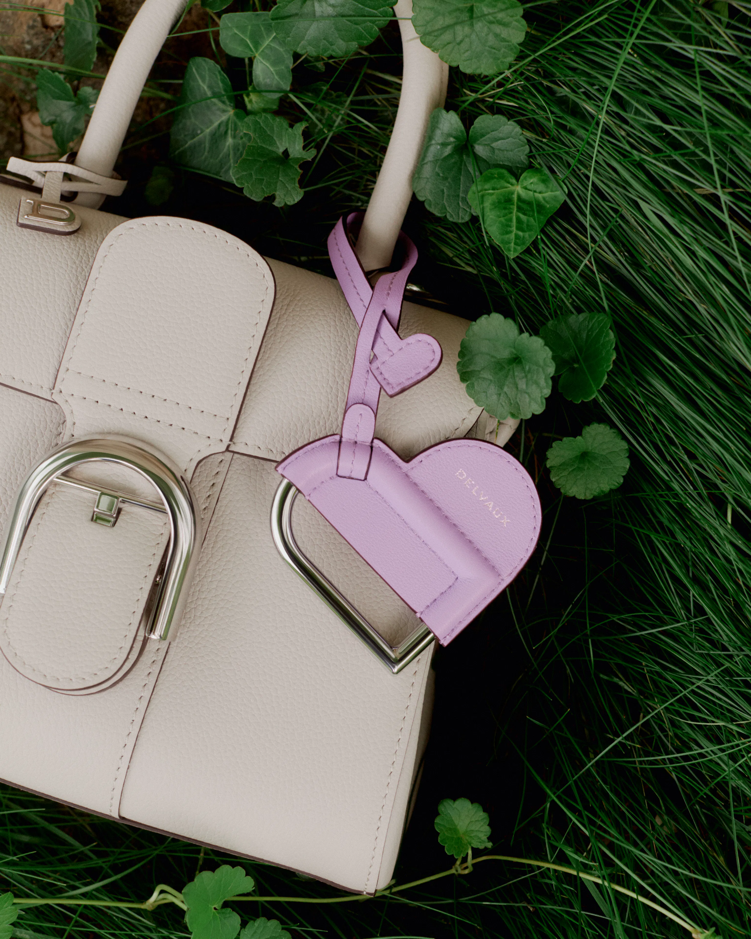 DELVAUX 2026 EXTRA SUMMER CONTENT SRGB 4 X5 BRILLANT CHARMS D LOVE 01
