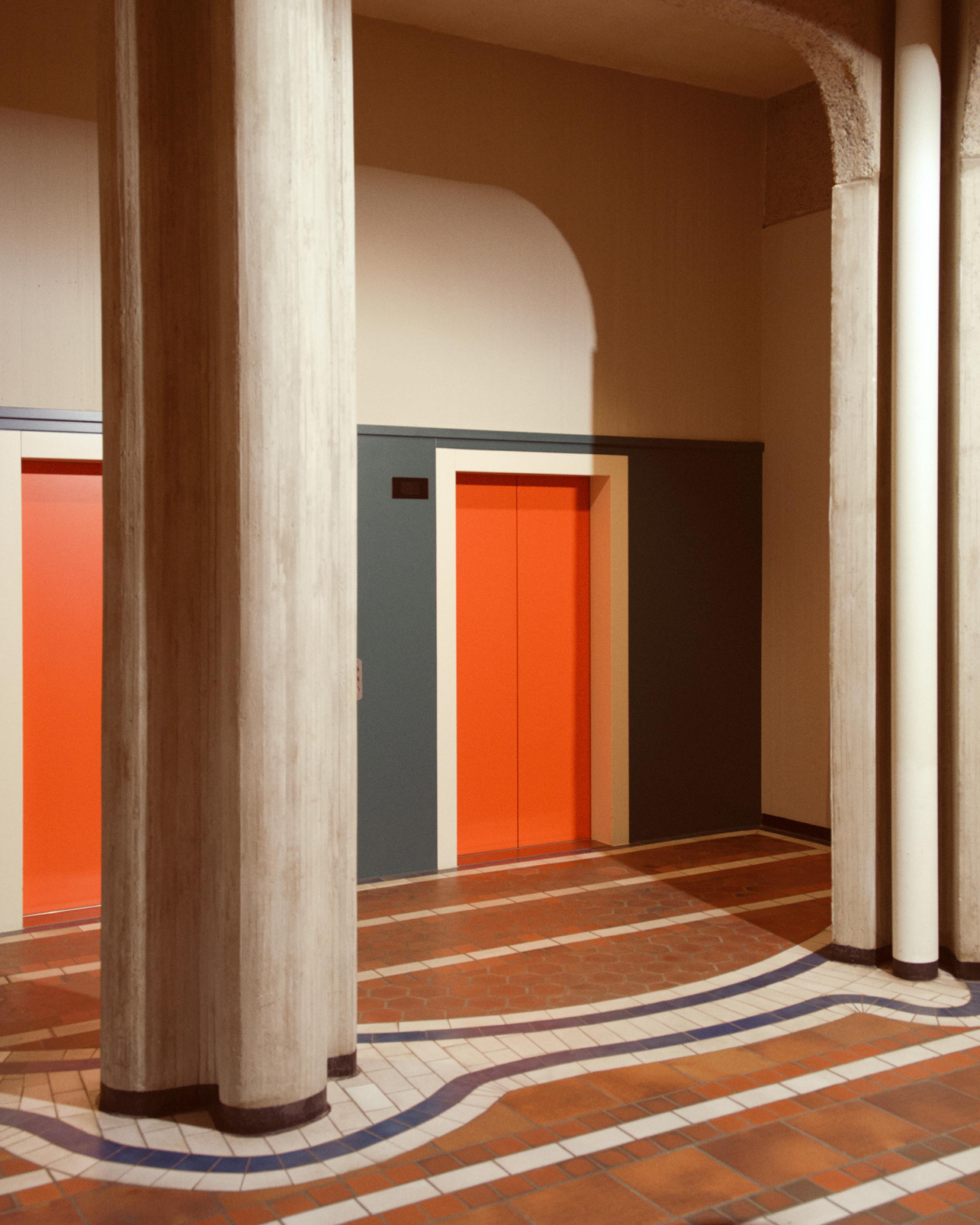 SS25 DELVAUX SUMMER CONTENT Architecture 4 X5