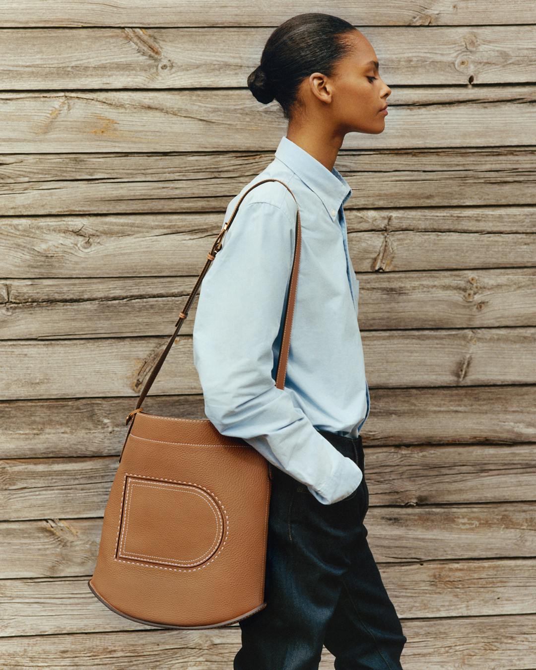人気カラー♪【DELVAUX】Pin MM レザー バッグ Pin shoulder bag