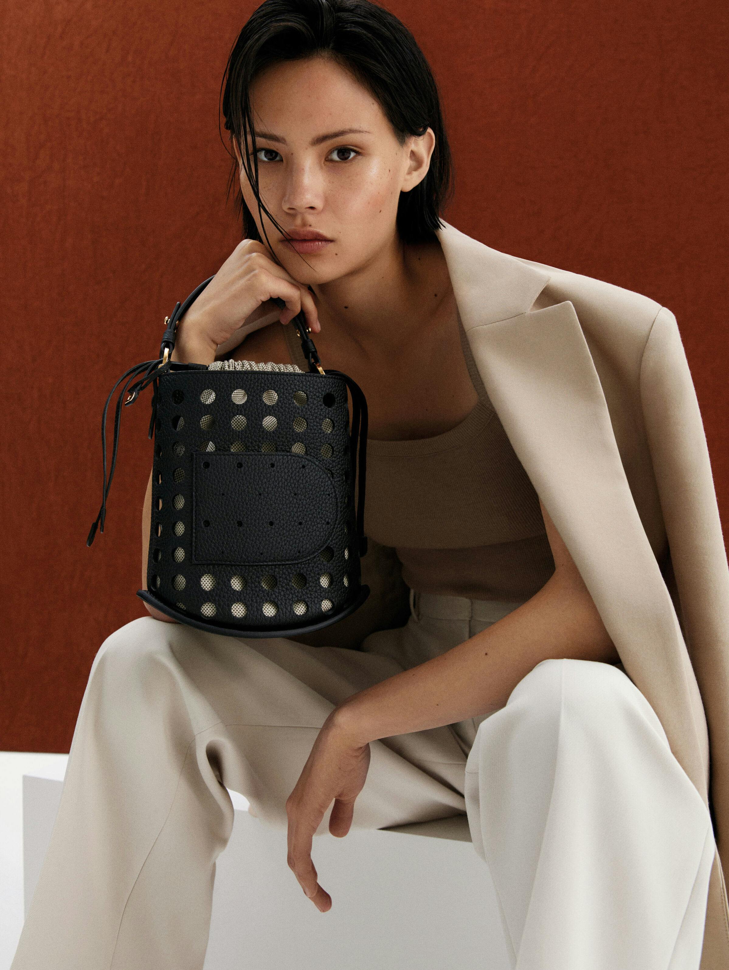 ⭐︎Delvaux(デルヴォー)⭐︎バッグ　クールボックスミニ エアレス クールボックス ミニ エアレス Black Airess - クロスボディバッグ