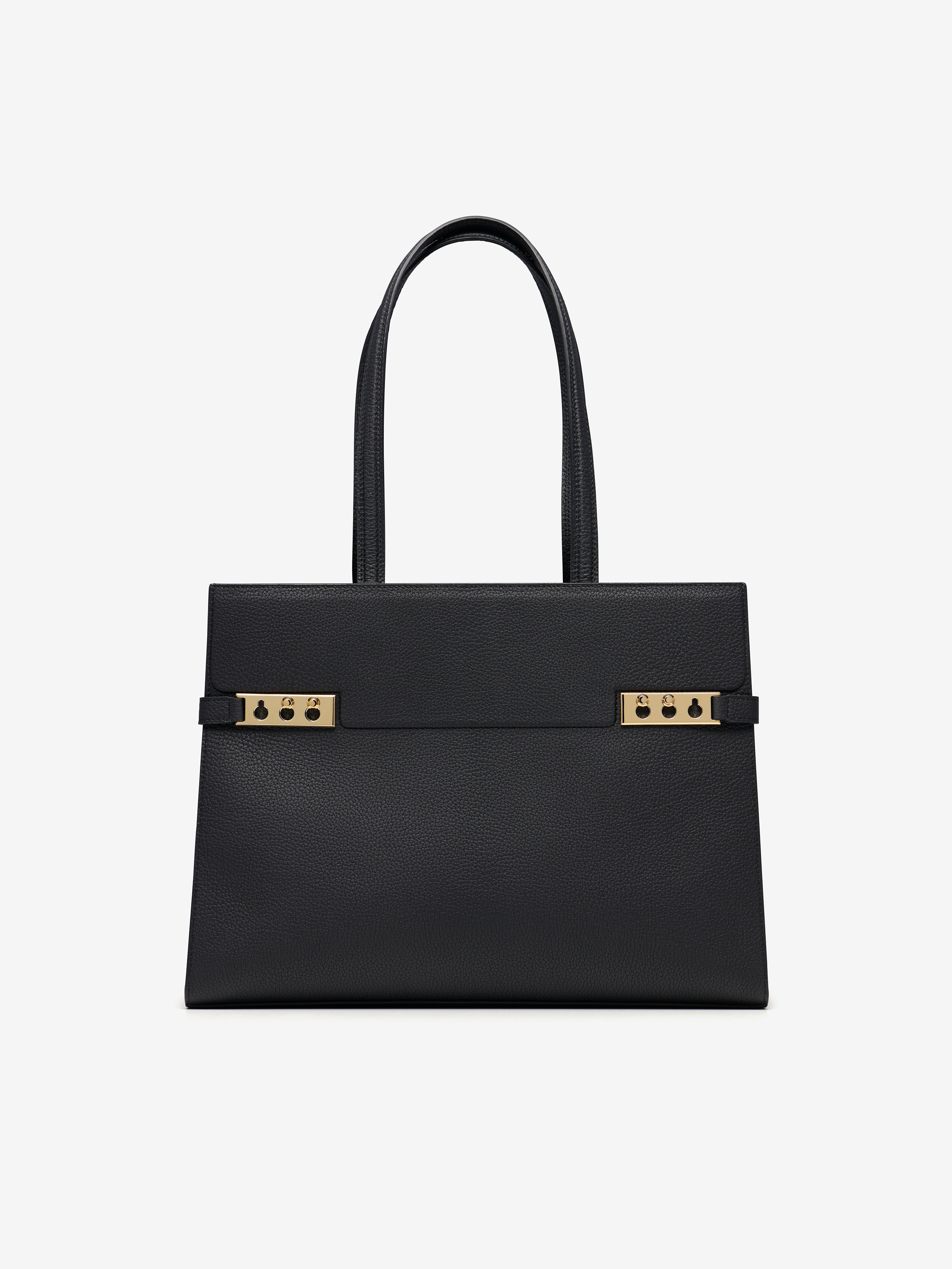 I've struck up a rapport with a Delvaux sales associate over the last few  months, and I randomly texted her that I wish this 2018 bag still existed  because I'd love to