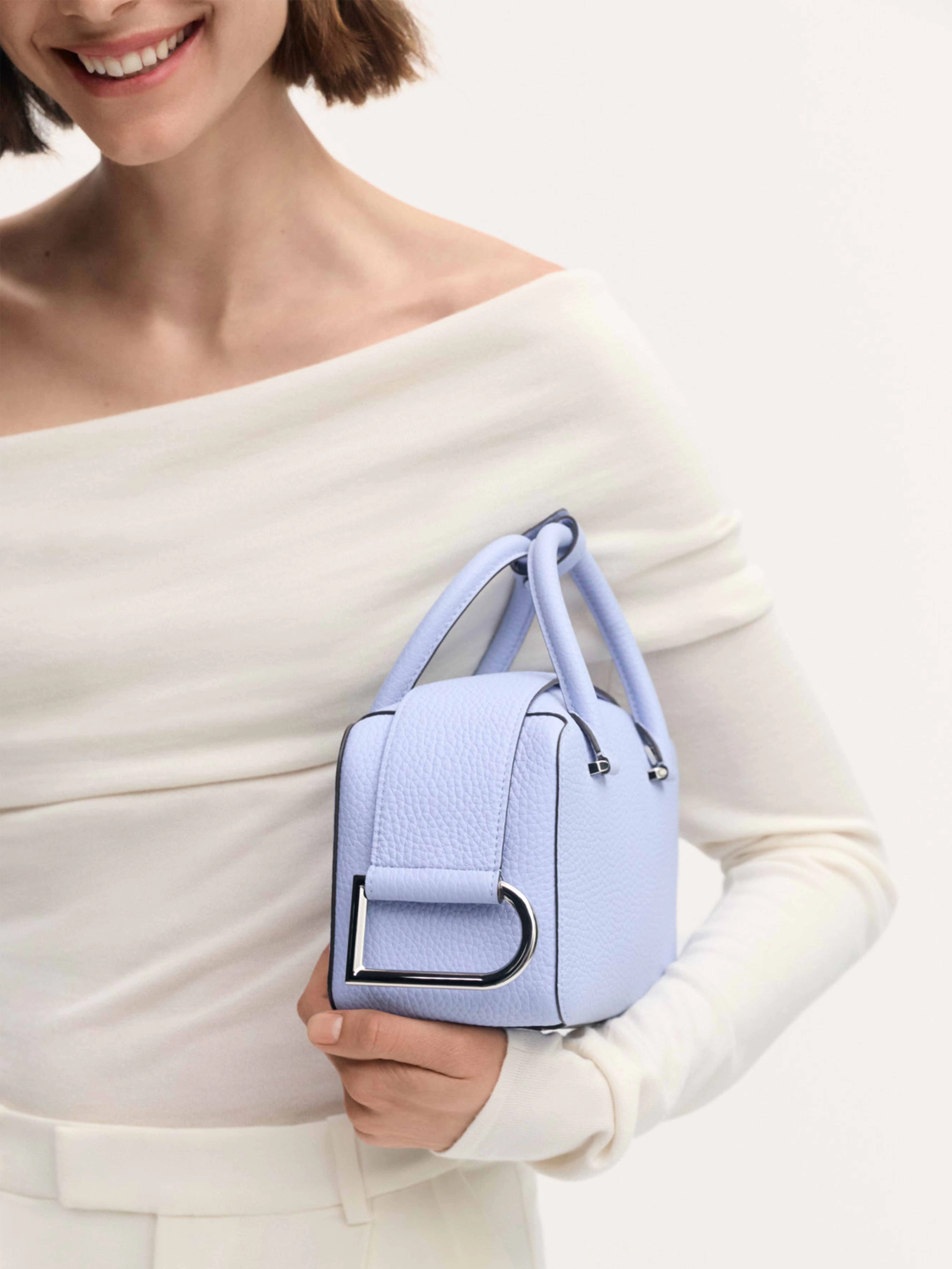 即購入可 ⭐︎ デルヴォー　スカーフ55 ザ　グラン　プラス　fuchsia 251106_TK_Delvaux_3403_F-1.jpg