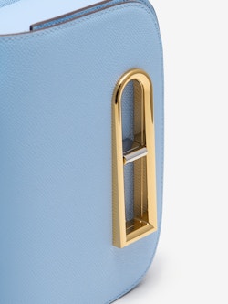 Delvaux - Over the shoulder or crossbody, the Lingot bag is the ultimate  versatile style icon. Discover our new emblematic silhouette on Delvaux.com  or at your preferred Delvaux boutique.
