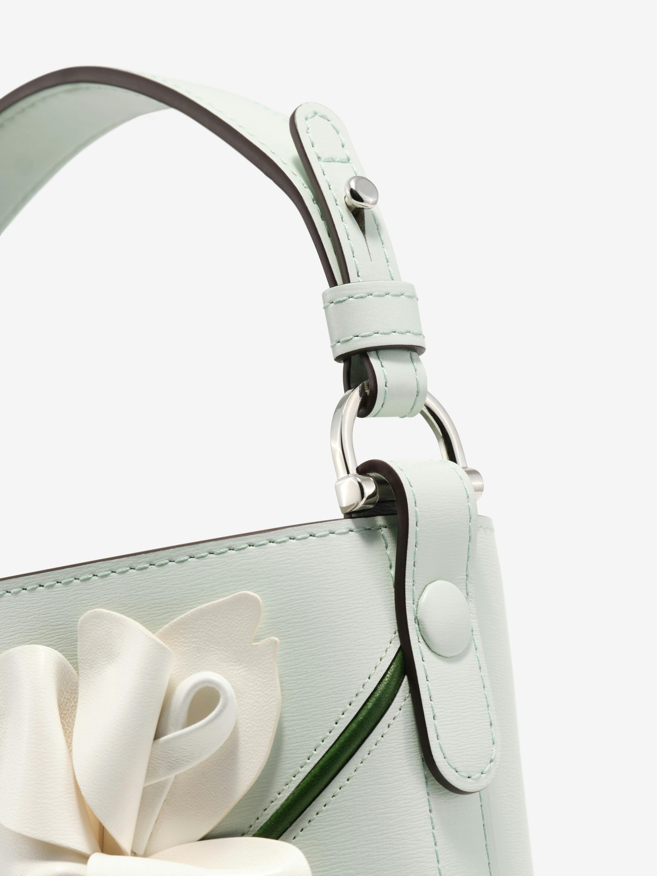 直営店*DELVAUX*ピンミニバケットアイリスカーフ王室御用達♪ Pin-Mini-Bucket-C-Iris-Box-