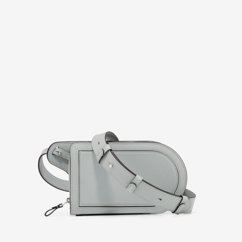 パン シティ | Delvaux