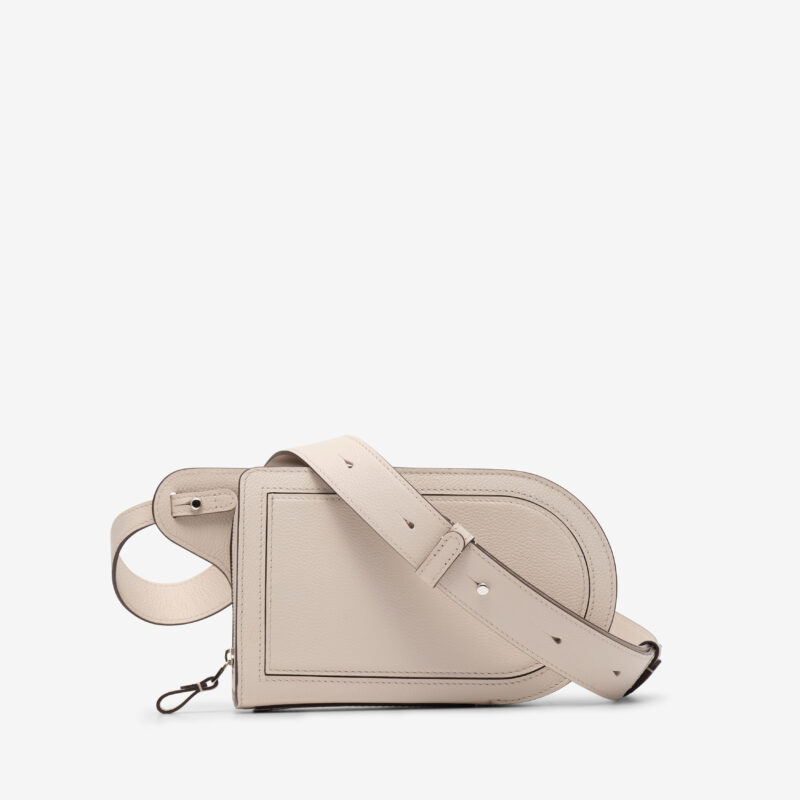 パン シティ | Delvaux